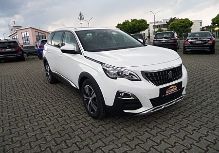 Peugeot 5008 BlueHDI 7xLeder+Massage+Pano-SD+Navi+AHK