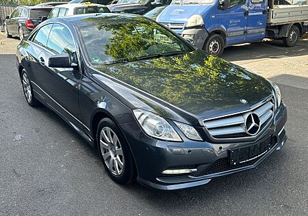 Mercedes-Benz E 250 Coupe CGI BE~AMG LINE~LEDER~NAVI