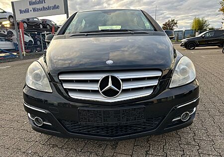 Mercedes-Benz B 180 -