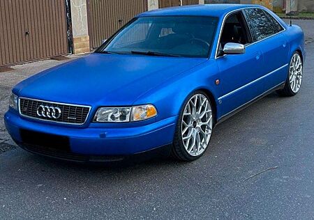 Audi S8 4.2 quattro -