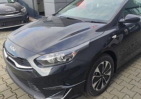 Kia Cee'd CEED 1.5 T-GDI Vision / NAVI Rückfahrk 16 Zoll