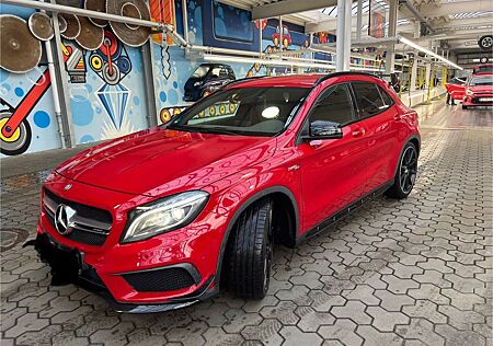 Mercedes-Benz GLA 45 AMG 4MATIC DCT AMG