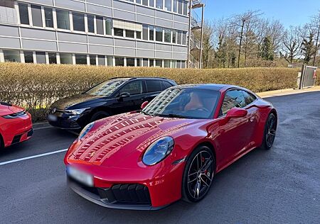 Porsche 911 Urmodell 911 (992) Carrera 4 GTS , Facelift, Burmester