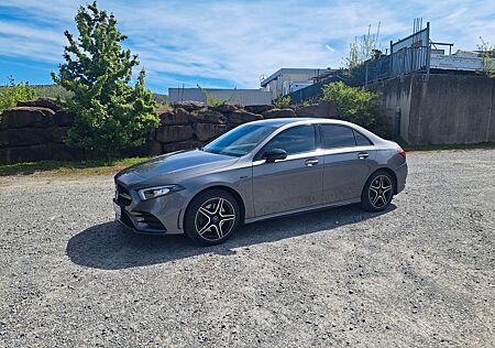 Mercedes-Benz A 250 e DCT -