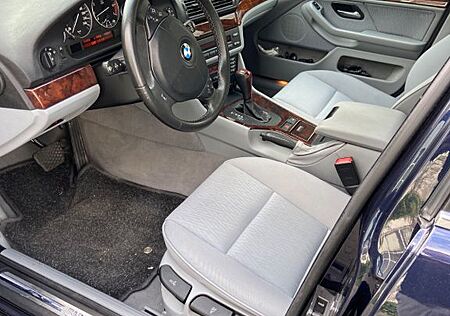 BMW 535i A -