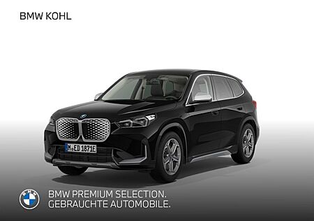 BMW iX1 30 xDrive Anhängerkupplung Fernlichtassisten