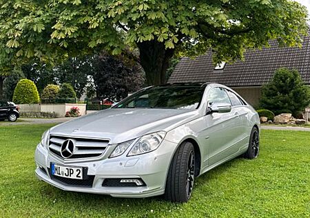 Mercedes-Benz E 350 Coupé CGI BlueEFFICIENCY