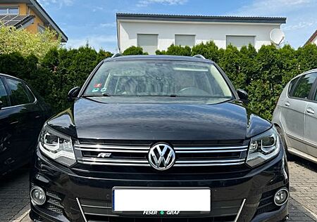 VW Tiguan Volkswagen 2.0 TSI 155kW DSG 4MOTION Sport & Sty...