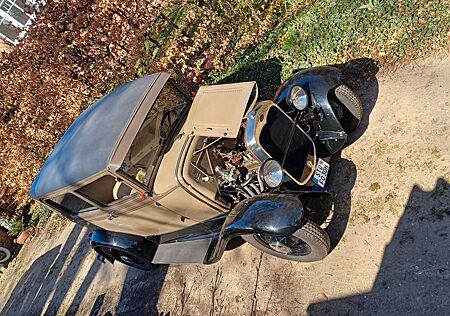 Ford Model A Tudor Sedan Hot Rod, 4-Banger