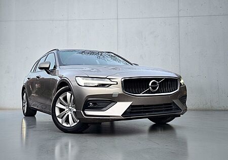 Volvo V60 Kombi Momentum LEDER 1ERH LED