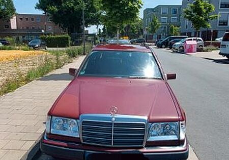 Mercedes-Benz 230 W124 TE TÜV Feb 2026
