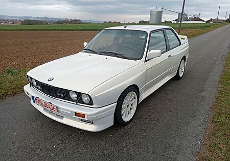 BMW M3 E30 extrem gepflegtes dt. Fahrzeug,unfallfrei