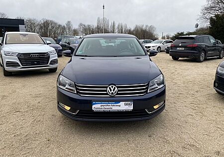 VW Passat Volkswagen Lim. Trendline Navi,SHZ,PDC,ZV, TOP!