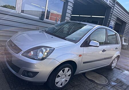 Ford Fiesta 1,4 16V Ambiente Ambiente