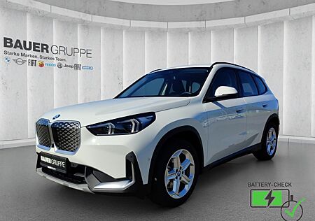 BMW iX1 eDrive20 UPE 58.850,-€ AHK Pano DA Plus ACC