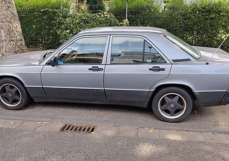 Mercedes-Benz 190 1.8 E