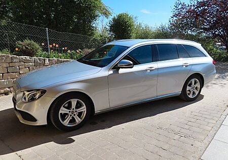 Mercedes-Benz E 220 d T Autom. - TÜV Neu Service Neu