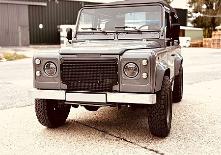 Land Rover Defender Aktionspreis 90 300 tdi Soft Top Cabrio