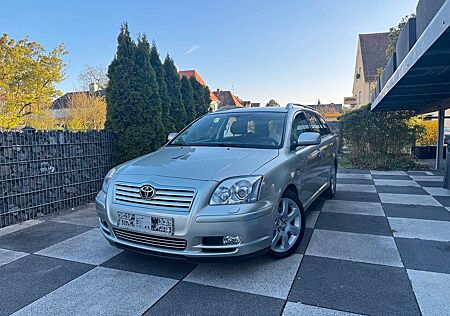 Toyota Avensis Combi Executive 2.0-l-VVT-i Automati...