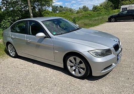 BMW 320i -