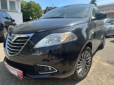 Lancia Ypsilon 1.2 Silver Klima/  PDC