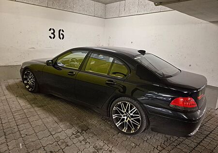BMW 745Li A -