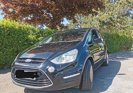 Ford S-Max 2,2 TDCi 147kW DPF Titanium Titanium