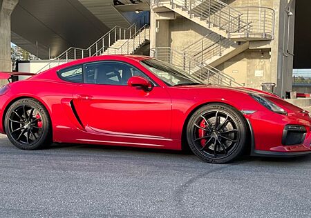 Porsche Cayman GT4 Clubsport Karminrot