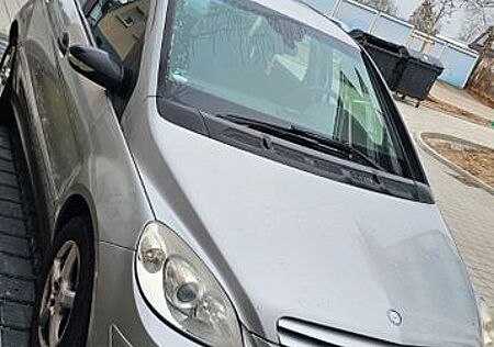 Mercedes-Benz B 150 -