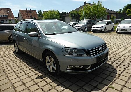 VW Passat Volkswagen Panoramadach NAVI SHZ ALU