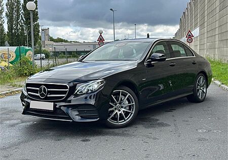 Mercedes-Benz E 220 d Lim. AMG KAMERA LED AMBIENTE ACC DIGITAL