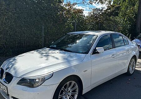 BMW 525i A -