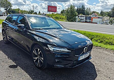Volvo V60 2.0 163KM B3 PLUS DARK 2023