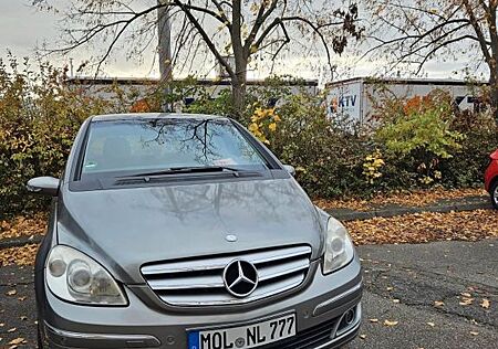 Mercedes-Benz B 170 -