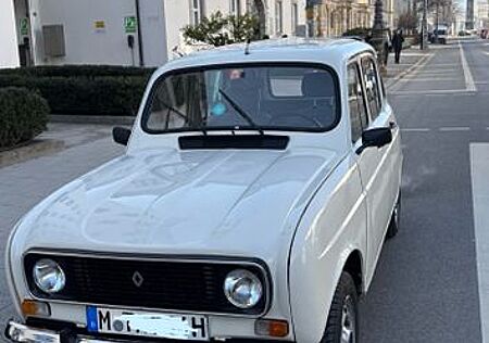 Renault R 4 mit 1.3 64 ps Motor