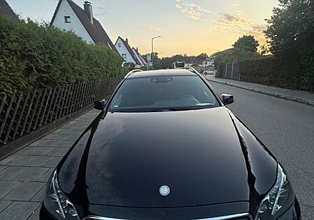 Mercedes-Benz E 300 BlueTEC T AVANTGARDE AVANTGARDE
