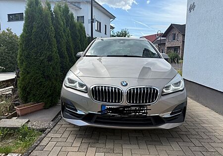 BMW 2er 220 Active Tourer 220d xDrive Steptronic Lux...