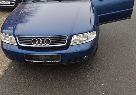 Audi A4 2.4 Avant tiptronic -