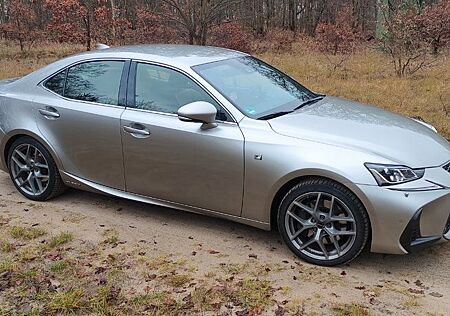 Lexus IS 300 300h F-Sport Automatik F-Sport
