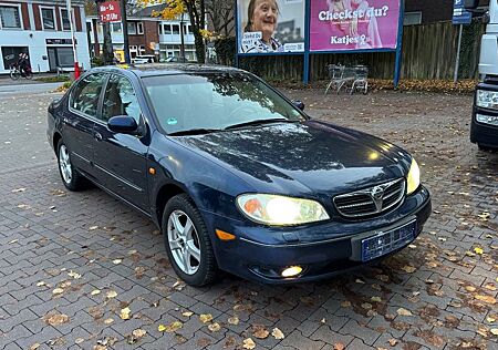 Nissan Maxima 2,0 Elegance