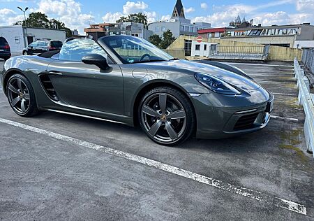 Porsche Boxster 718 wie neu mit nur 5.580 Kilometern !!!