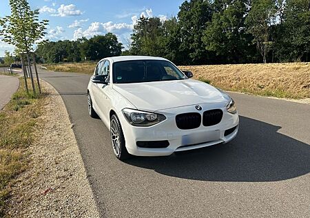 BMW 116i - F20