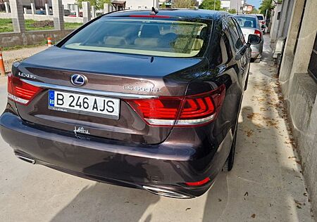 Lexus LS 600 600hL -