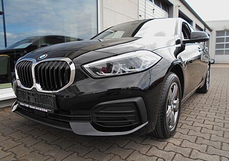 BMW 118i 1.Hand 37`KM -NAVI-SITZHEIZUNG-LED-CARPLAY-