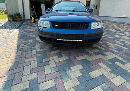 VW Passat Variant Volkswagen 1.8 T Basis