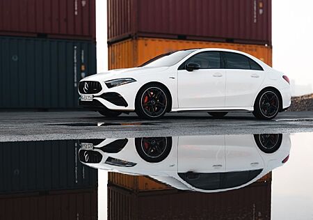 Mercedes-Benz A 35 AMG Mercedes-AMG A 35 4MATIC DCT Merced...