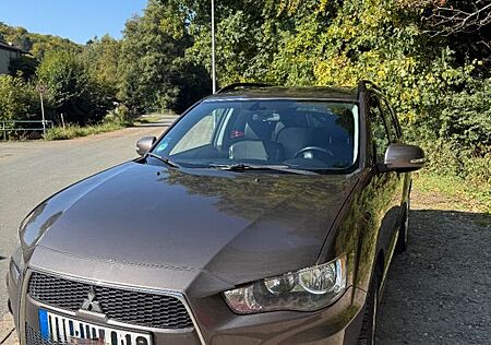 Mitsubishi Outlander 2.2 DI-D+ MIVEC Edition 2WD ClearT...