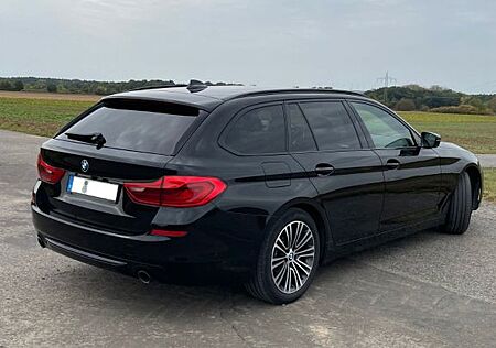 BMW 520d Touring A - SportLine/Park Assist/AHK/NAV