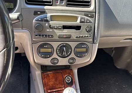 Nissan Primera 1.8 Elegance Elegance