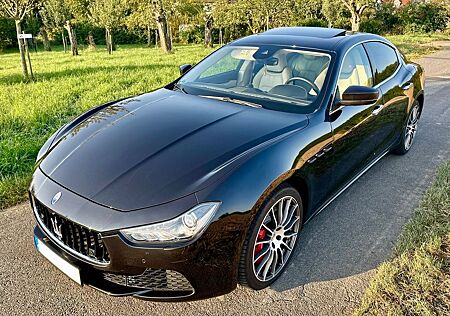 Maserati Ghibli 3.0 V6 Premium-Paket 20 Zoll H&K Top